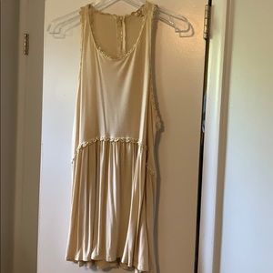 Flowy tank with zipper